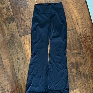 LULULEMON Flare Pant 32”
